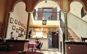Riad Oued Issil